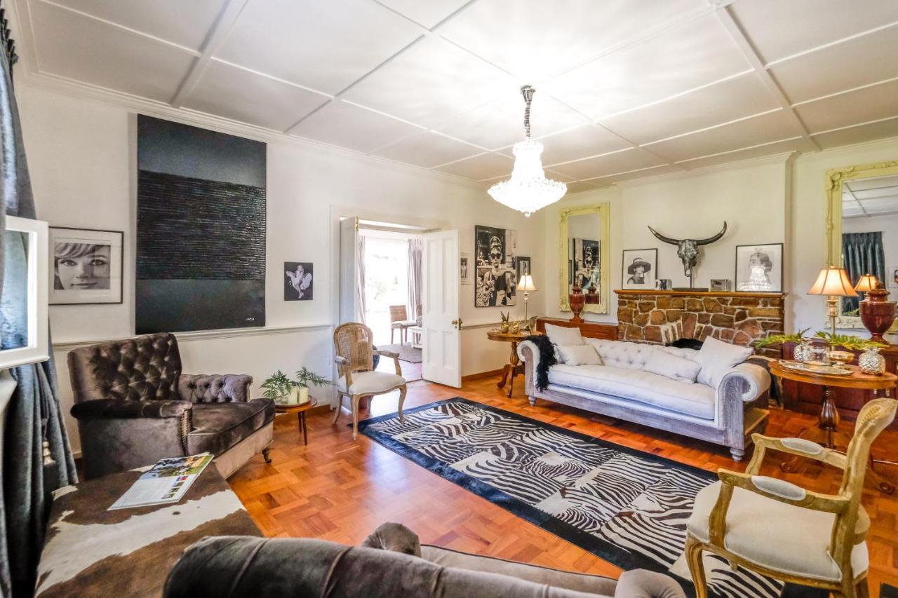 Oude Berg Guesthouse - 10 Caledon Street George Esterno foto